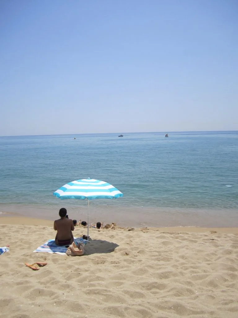 La playa, justo enfrente de la casa