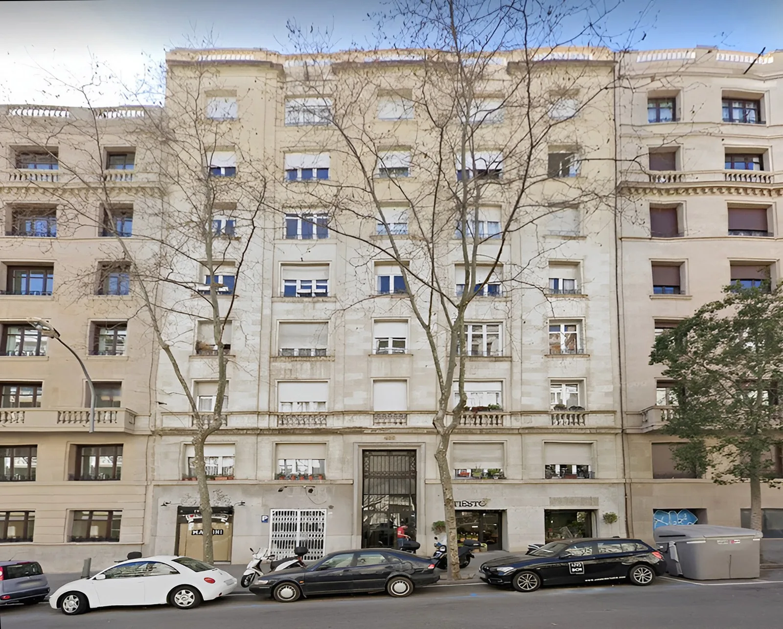 Fachada de la finca de la calle Balmes 435, Barcelona